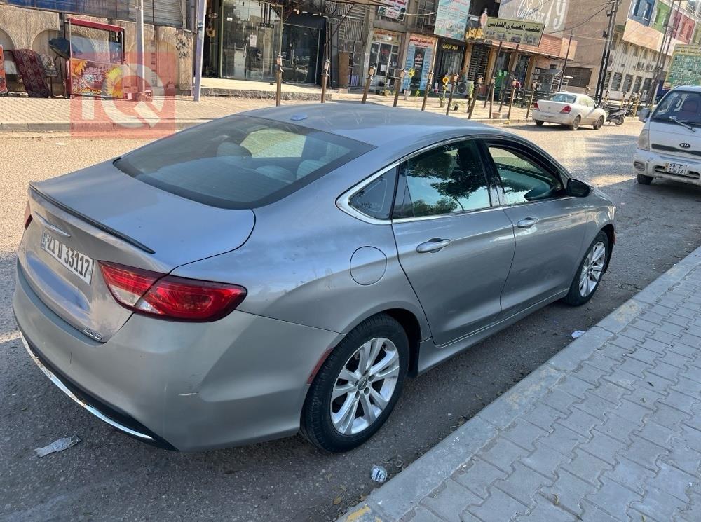 Chrysler 200